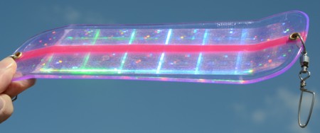 Lockt und bringt Bewegung in den Köder.