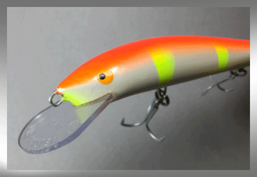 Nils Master Invincible 20 cm Floating Wobbler (reduziert wegen leichter Lackfehler), Farbe: 070 orange/weiß/gelb gestreift, Gewicht: 70 Gramm