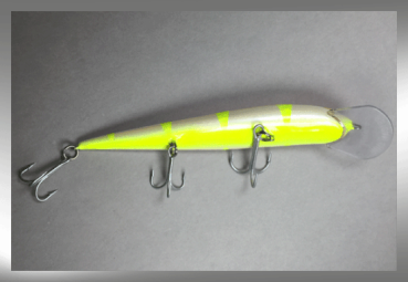 Nils Master Invincible 20 cm Floating Wobbler (reduziert wegen leichter Lackfehler), Farbe: 070 orange/weiß/gelb gestreift, Gewicht: 70 Gramm