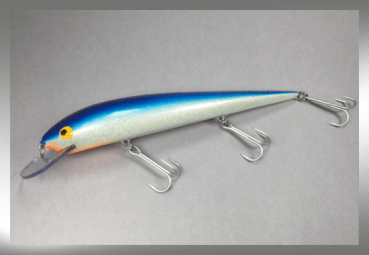 Nils Master Invincible 25 cm Floating Wobbler, Farbe: 046 blau/weiß/glitter, Gewicht: 120 Gramm