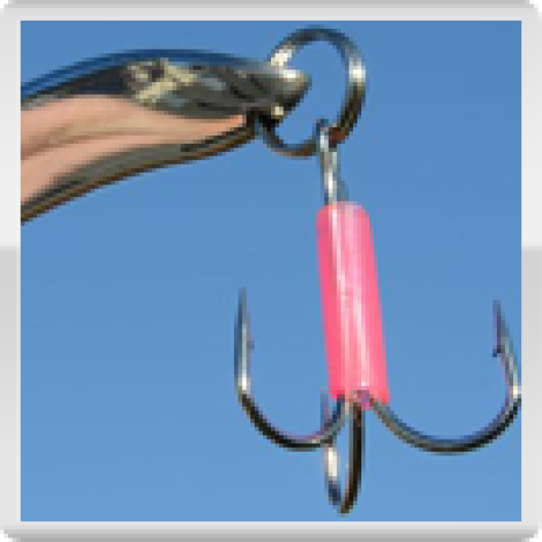 CHROMAT Pilker (reduziert von 6,25 € auf 3,75 € = 40 % Rabatt), bleifrei, verchromt, Gewicht: 200 g, Länge: 18 cm, mit vernickeltem Drilling und pink-farbener Lockhülse, 2 Sprengringen und 1 Wirbel von Zebco